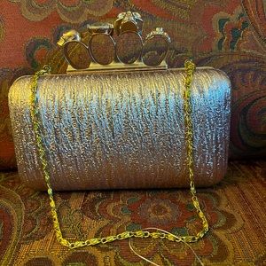 Mob Wife! LIKE NEW Brass Knuckle Skull Bling Ornate Gold Design Purse